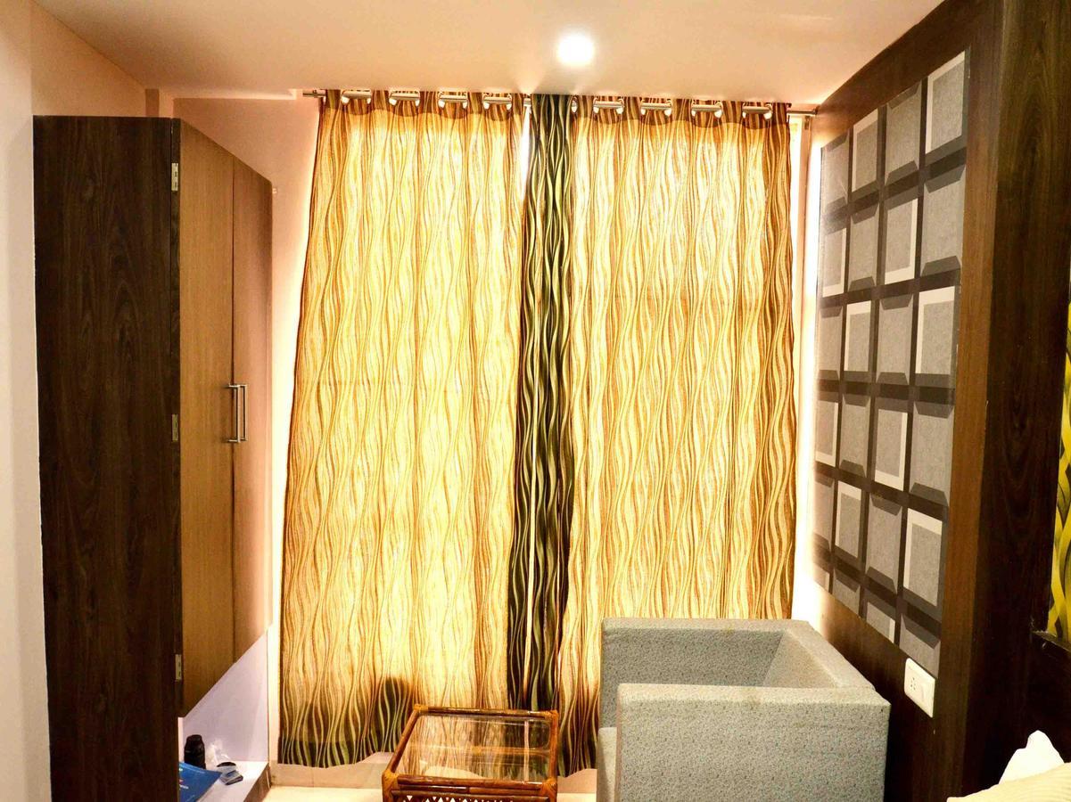 Oyo 2403 Hotel Aamantran Avenue Ujjain Exterior foto